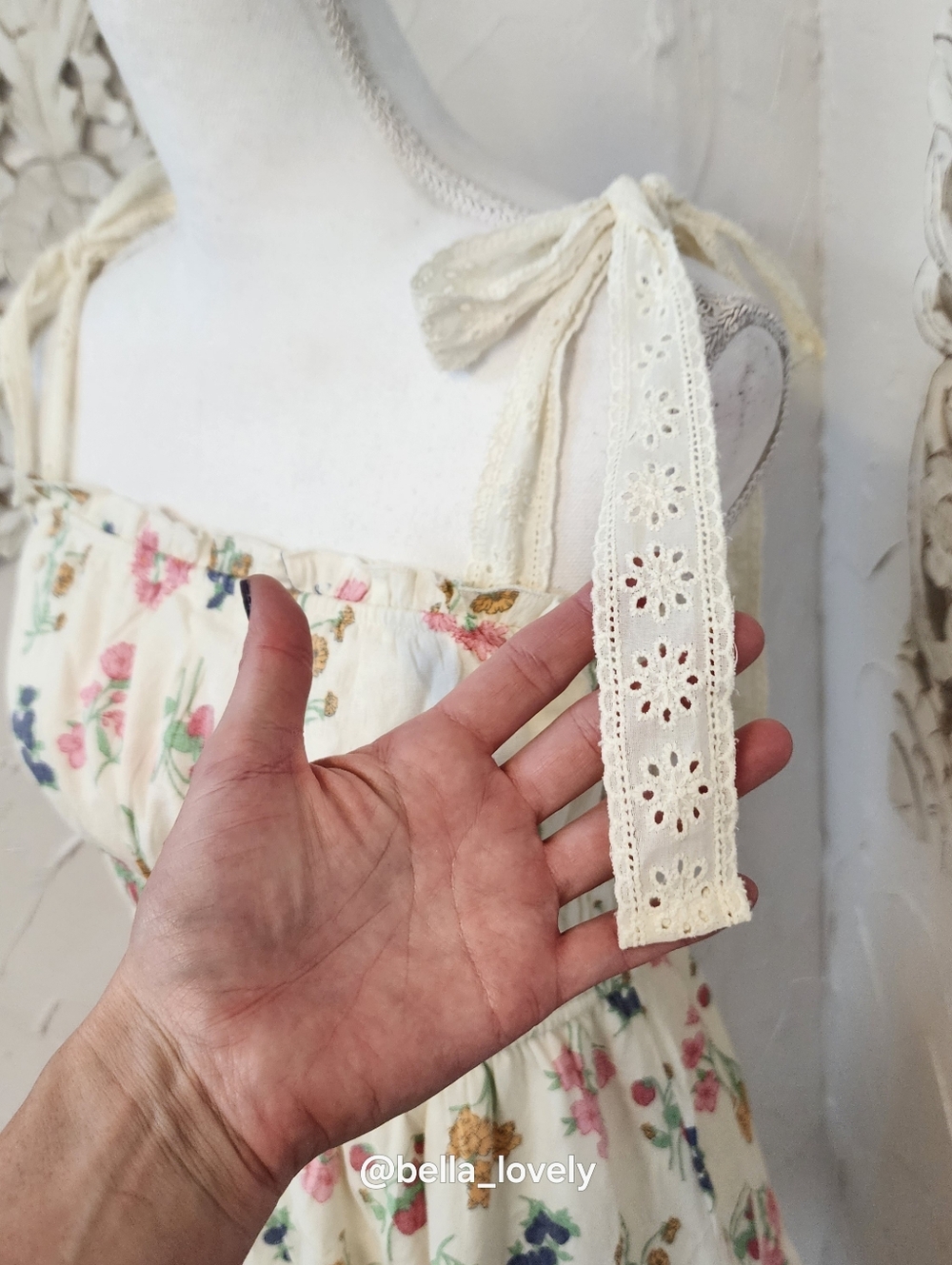 Adorable Spring Lace Strapped Ivory Floral Tie-Shoulder Sundress - Picture 3 of 9